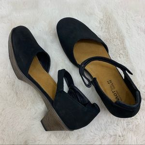 New! Naot Karma Mary Jane Pumps size 41